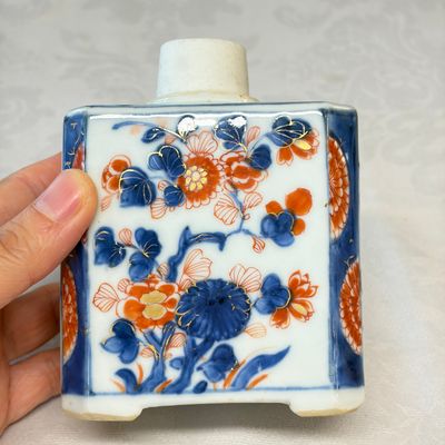 Two Chinese Imari-style teapots and a tea caddy — photo 14