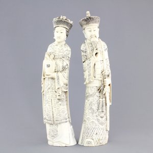 Two Chinese ivory carved figures of the emperor couple, ca. 1920 — photo 2