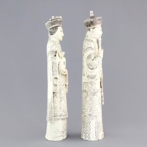 Two Chinese ivory carved figures of the emperor couple, ca. 1920 — photo 3