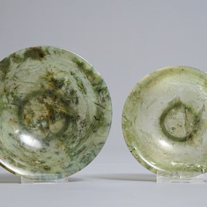 Two Chinese jade and amethyst covered vases and two bowls, 20th C. — photo 12