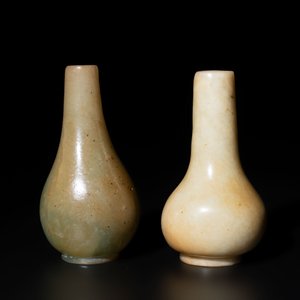 Two Chinese jade miniature bottle vases, probably Qing — 照片 2