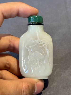 Two Chinese jade snuff bottles, 18/19th C. — foto 2