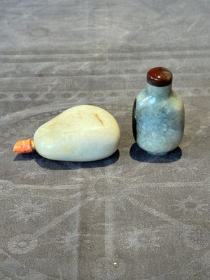 Two Chinese jade snuff bottles, 19th C. — foto 1