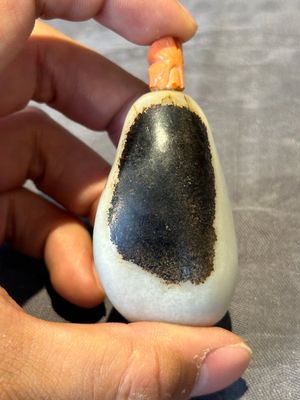 Two Chinese jade snuff bottles, 19th C. — foto 5