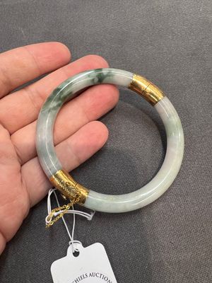 Two Chinese jadeite bracelets, one with 14K gold mounts, 19/20th C. — foto 4