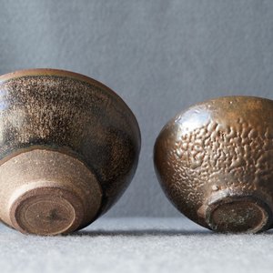 Two Chinese jianyao 'hare's fur' and speckled brown glaze tea bowls, Song — photo 18