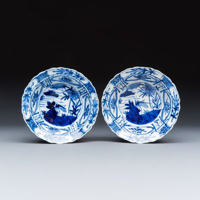 Two Chinese 'Kraak' blue and white 'Grasshopper' klapmuts bowls, Wanli