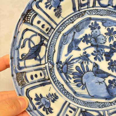Two Chinese 'Kraak' blue and white plates and two 'Klapmuts' bowls — photo 4