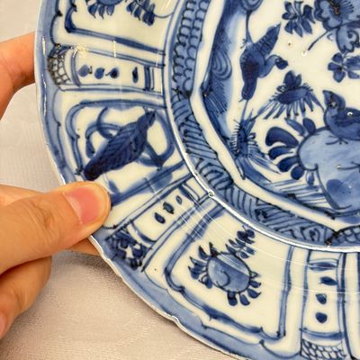 Two Chinese 'Kraak' blue and white plates and two 'Klapmuts' bowls — photo 14