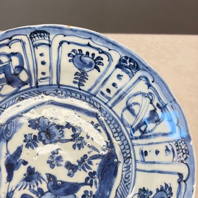 Two Chinese 'Kraak' blue and white plates and two 'Klapmuts' bowls — photo 16