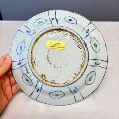 Two Chinese 'Kraak' blue and white plates and two 'Klapmuts' bowls — photo 18