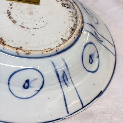 Two Chinese 'Kraak' blue and white plates and two 'Klapmuts' bowls — photo 21