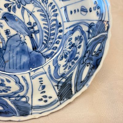 Two Chinese 'Kraak' blue and white plates and two 'Klapmuts' bowls — photo 34