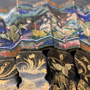 Two Chinese lacquer and painted paper fans with original boxes, Canton, 19th C. — 照片 36