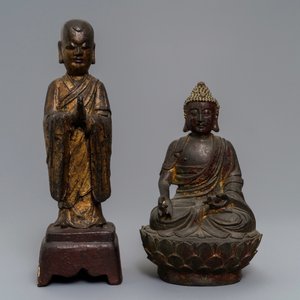 Two Chinese lacquered and gilt bronze figures of Mahakasyapa and Buddha Shakyamuni, Ming and later — 照片 2