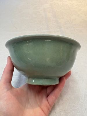Two Chinese Longquan celadon bowls, Ming — photo 3