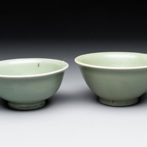 Two Chinese Longquan celadon bowls, Ming — photo 1