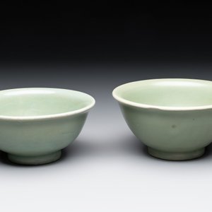 Two Chinese Longquan celadon bowls, Ming — photo 3