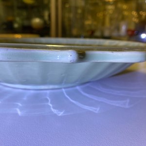 Two Chinese Longquan celadon dishes with underglaze design, Ming — 照片 14