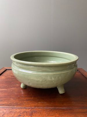 Two Chinese Longquan celadon tripod censers, Ming — foto 12