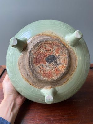 Two Chinese Longquan celadon tripod censers, Ming — foto 14