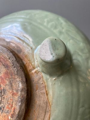 Two Chinese Longquan celadon tripod censers, Ming — foto 16