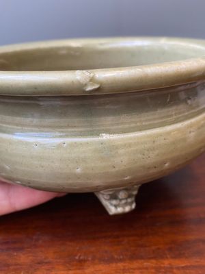 Two Chinese Longquan celadon tripod censers, Ming — foto 6