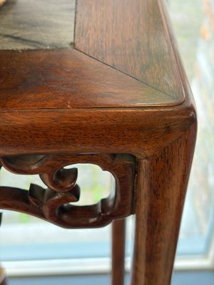 Two Chinese marble-topped hongmu stands, 19/20th C. — photo 2