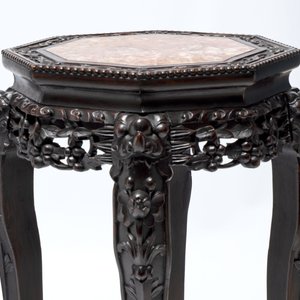 Two Chinese marble-topped hongmu stands, 19th C. — photo 4