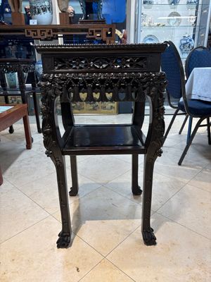 Two Chinese marble-topped hongmu two-tier square stands, 19/20th C. — photo 1
