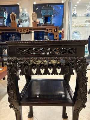 Two Chinese marble-topped hongmu two-tier square stands, 19/20th C. — photo 7