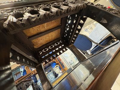 Two Chinese marble-topped hongmu two-tier square stands, 19/20th C. — photo 9
