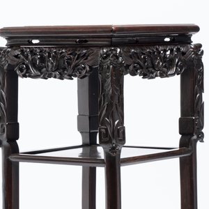 Two Chinese marble-topped hongmu two-tier square stands, 19/20th C. — photo 10
