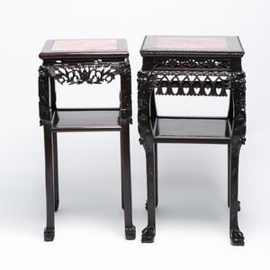 Two Chinese marble-topped hongmu two-tier square stands, 19/20th C. — photo 5