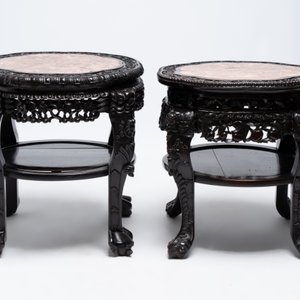Two Chinese marble-topped hongmu two-tier stands, 19/20th C. — foto 2