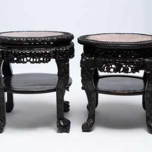Two Chinese marble-topped hongmu two-tier stands, 19/20th C. — foto 3