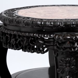 Two Chinese marble-topped hongmu two-tier stands, 19/20th C. — foto 7