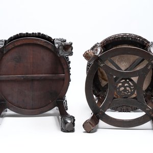 Two Chinese marble-topped hongmu two-tier stands, 19/20th C. — foto 10