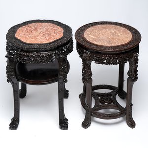 Two Chinese marble-topped hongmu two-tier stands, 19/20th C. — foto 1