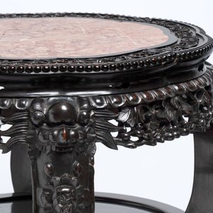 Two Chinese marble-topped hongmu two-tier stands, 19/20th C. — foto 7