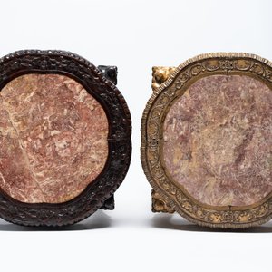 Two Chinese marble-topped hongmu two-tier stands, one with later gilding, 19/20th C. — 照片 9