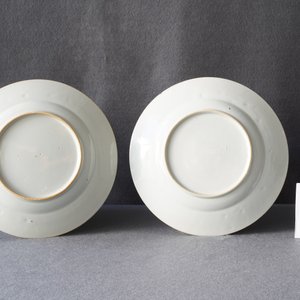 Two Chinese 'milk and blood' plates with baptism scenes, Kangxi — photo 4