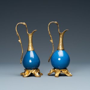 Two Chinese monochrome blue vases mounted as ewers with gilt bronze, Kangxi and 19th C. — photo 5