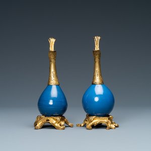 Two Chinese monochrome blue vases mounted as ewers with gilt bronze, Kangxi and 19th C. — photo 6