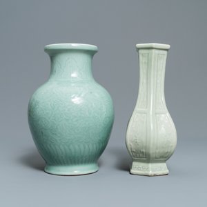 Two Chinese monochrome celadon vases, 19/20th C. — 照片 5