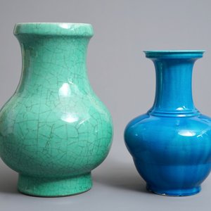 Two Chinese monochrome green and blue vases, 18/19th C. — 照片 2