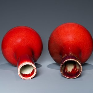Two Chinese monochrome sang de boeuf bottle vases, 19/20th C. — photo 5