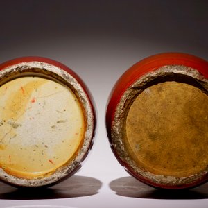 Two Chinese monochrome sang-de-boeuf-glazed vases, 19/20th C. — 照片 3