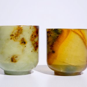 Two Chinese mottled jade wine cups, 20th C. — photo 2