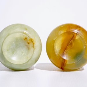 Two Chinese mottled jade wine cups, 20th C. — photo 7